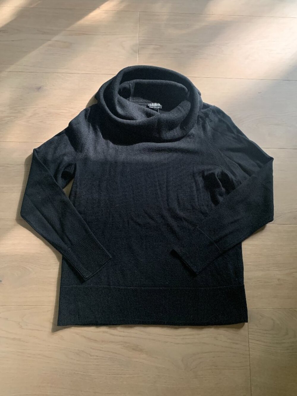 90s Talbots Women S 100% Italian Merino Wool Turtleneck Sweater Black Minimalist